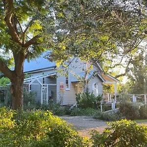 bnb-the-old-church.queenslandhotels.net/